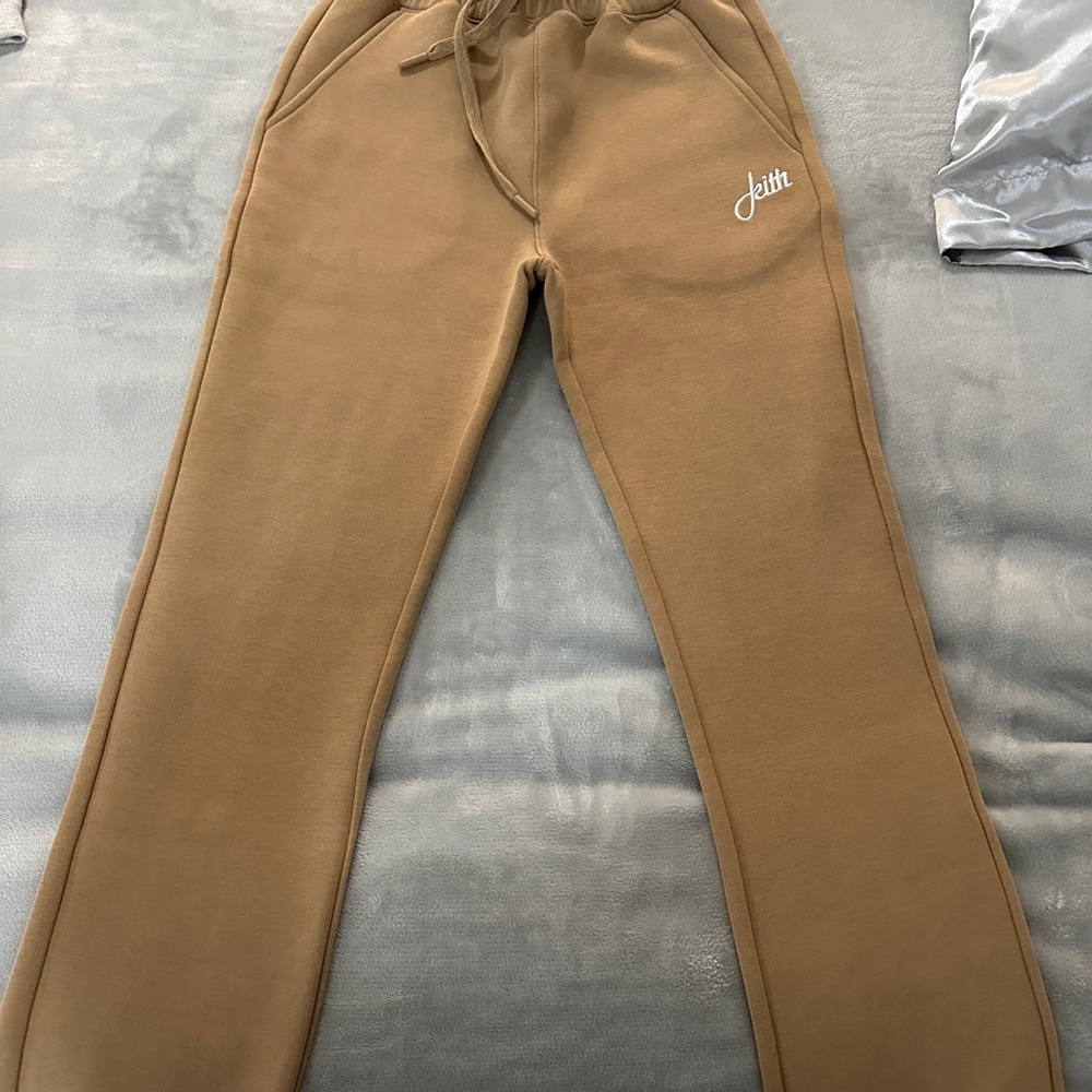 Sweatpants kid size 12. Worn twice